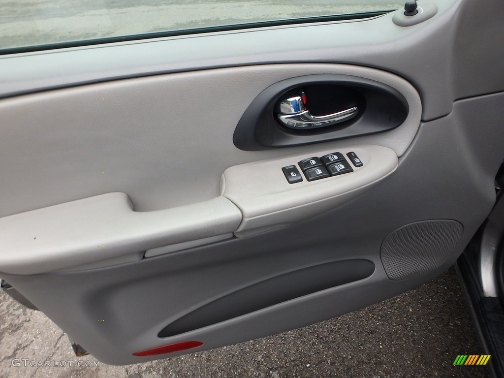 2005 TrailBlazer LS 4x4 - Graystone Metallic / Light Gray photo #11