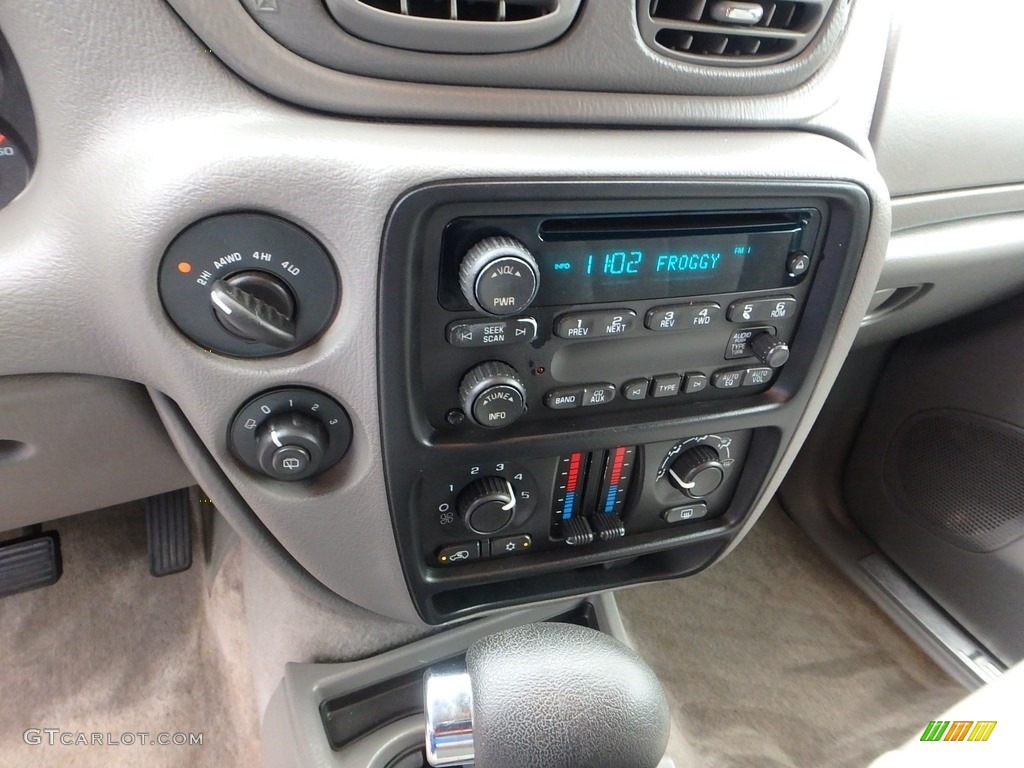 2005 TrailBlazer LS 4x4 - Graystone Metallic / Light Gray photo #13