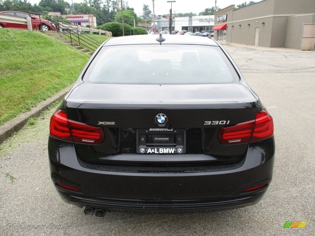 2018 3 Series 330i xDrive Sedan - Black Sapphire Metallic / Black photo #4