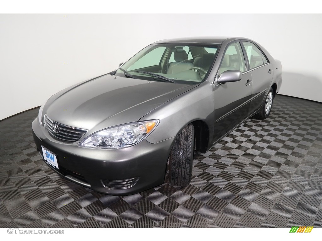 2006 Camry LE - Phantom Gray Pearl / Stone Gray photo #7