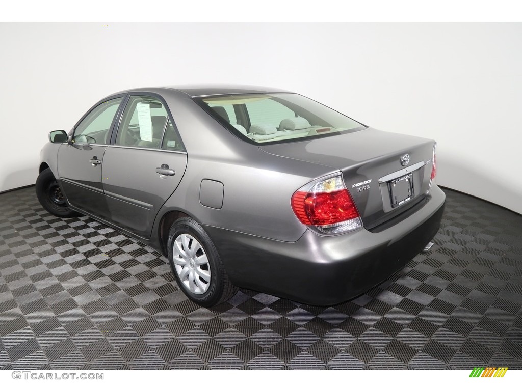 2006 Camry LE - Phantom Gray Pearl / Stone Gray photo #8