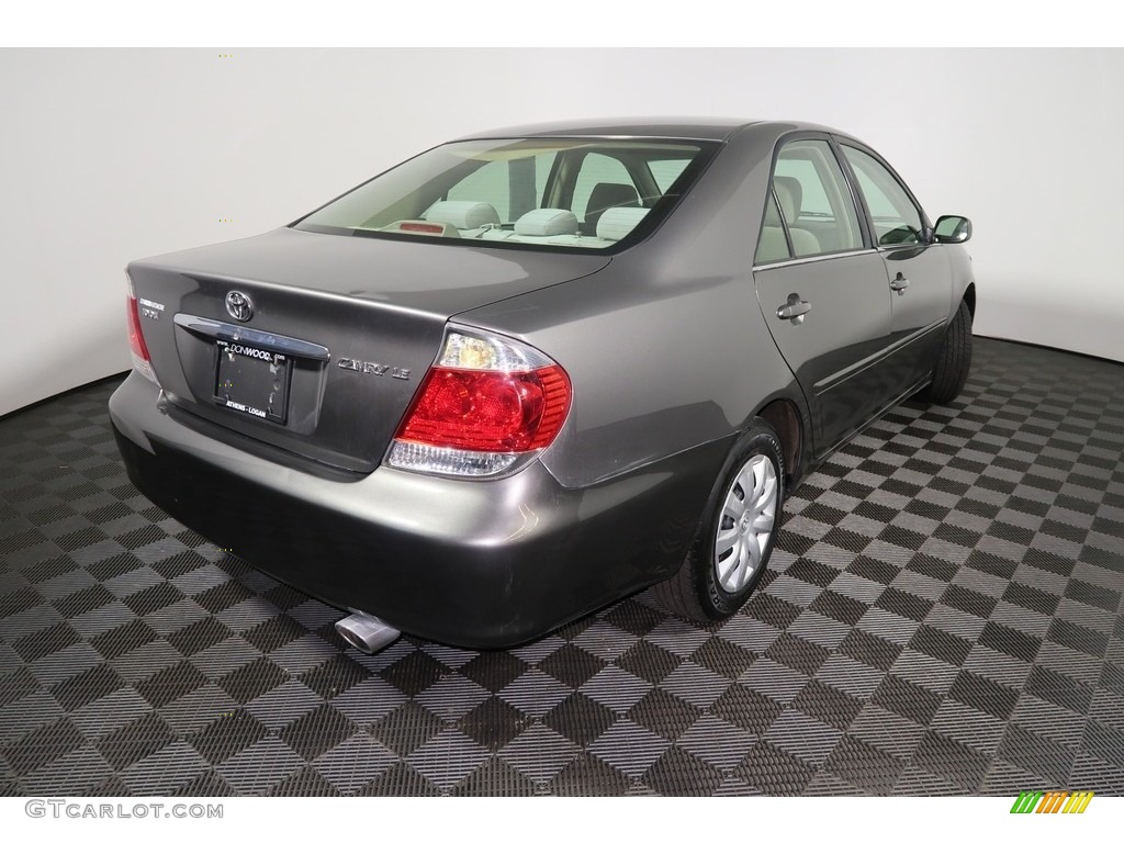 2006 Camry LE - Phantom Gray Pearl / Stone Gray photo #12