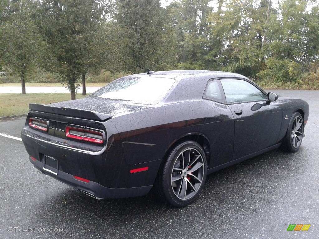 2018 Challenger R/T Scat Pack - Pitch Black / Black photo #6