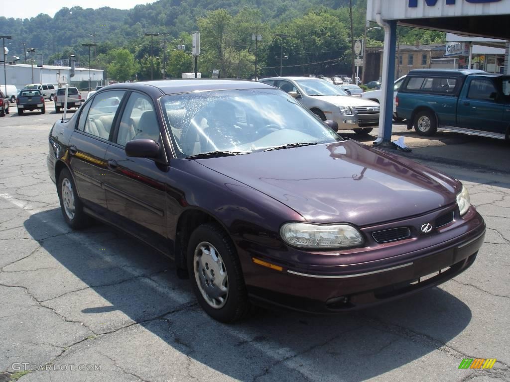1999 Cutlass GL - Dark Cherry Metallic / Neutral photo #18
