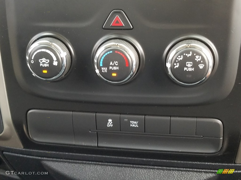 2018 1500 SLT Quad Cab - Bright White / Black/Diesel Gray photo #18