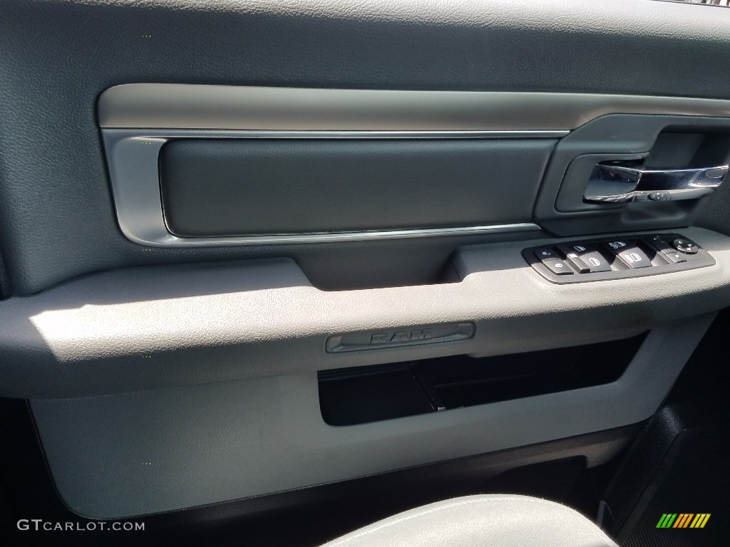 2018 1500 SLT Quad Cab - Bright White / Black/Diesel Gray photo #19