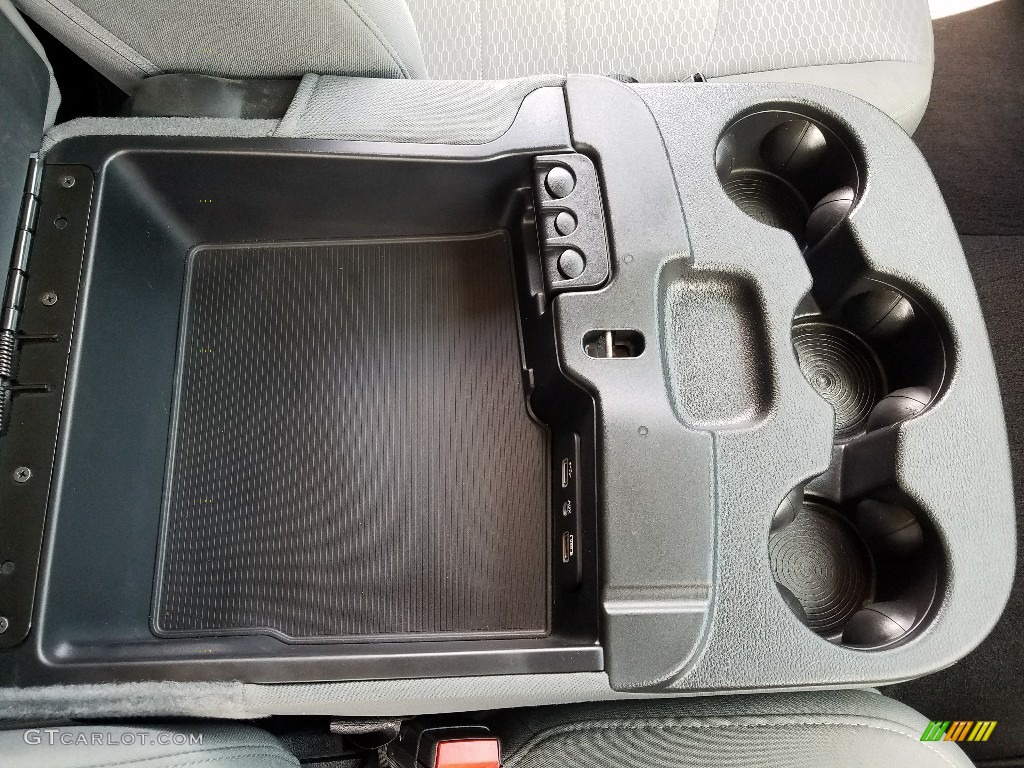 2018 1500 SLT Quad Cab - Bright White / Black/Diesel Gray photo #20