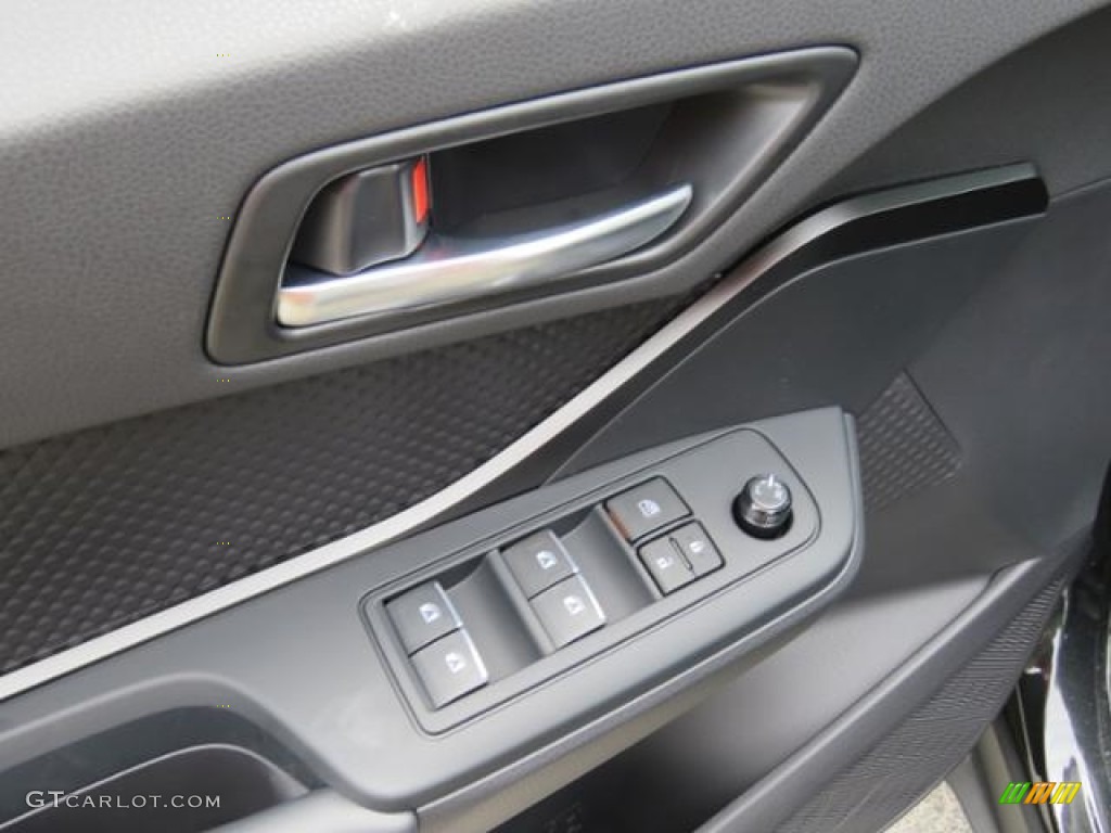 2018 Toyota C-HR XLE Controls Photo #127503632