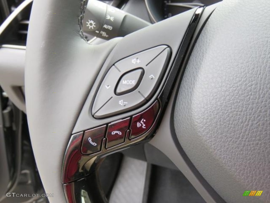 2018 Toyota C-HR XLE Controls Photo #127503707