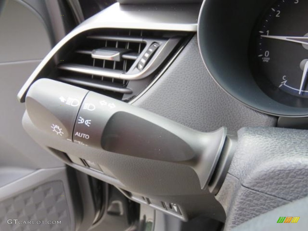 2018 Toyota C-HR XLE Controls Photo #127503746