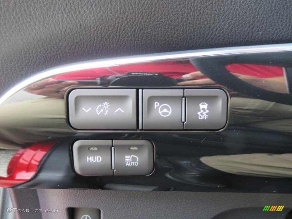 2018 Toyota Prius Prime Advanced Controls Photo #127505378