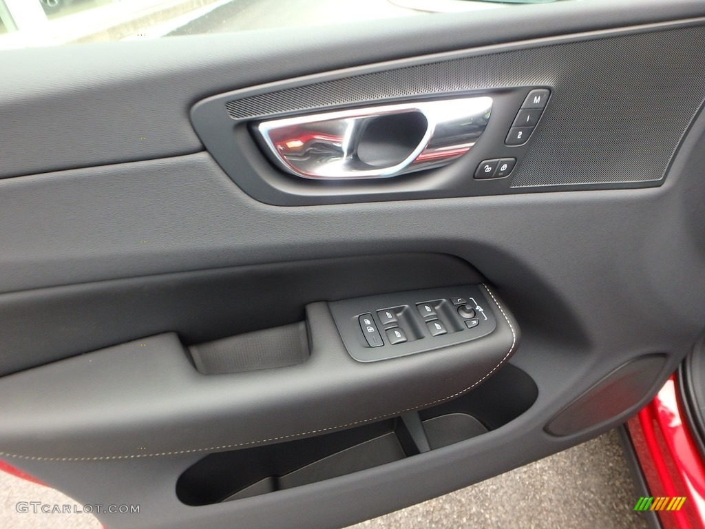 2018 Volvo XC60 T6 AWD R Design Charcoal Door Panel Photo #127505859