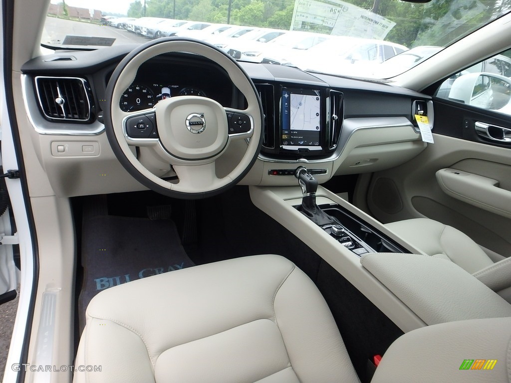 Blonde Interior 2018 Volvo XC60 T5 AWD Momentum Photo #127506596