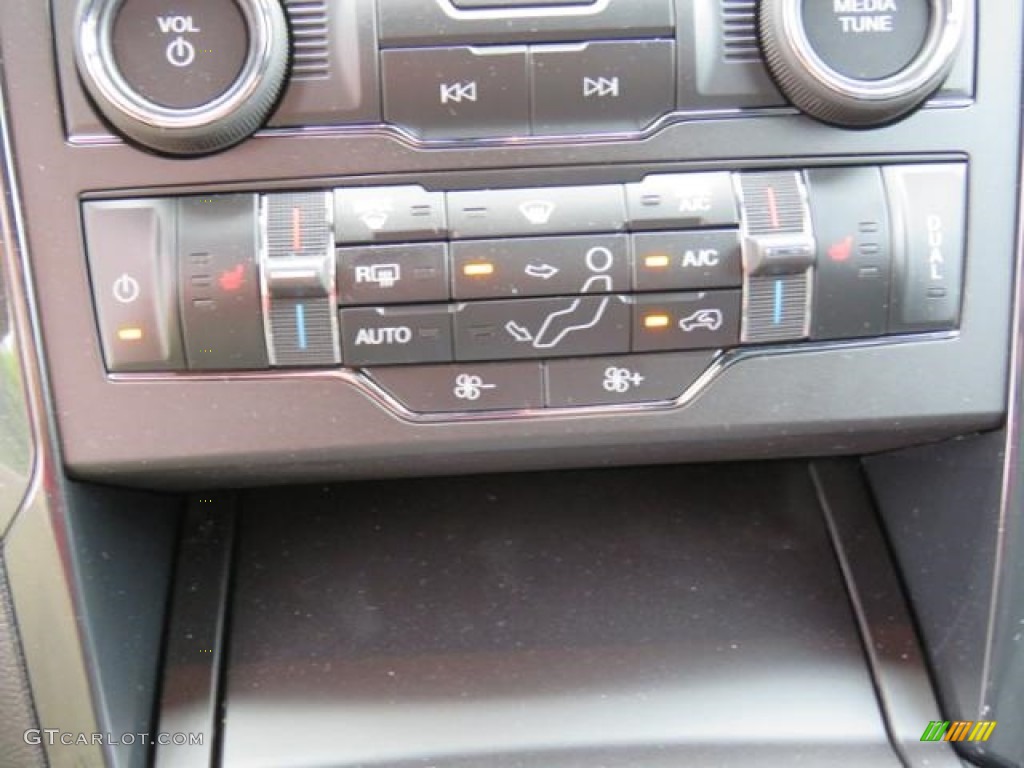 2018 Explorer XLT 4WD - White Platinum / Ebony Black photo #16