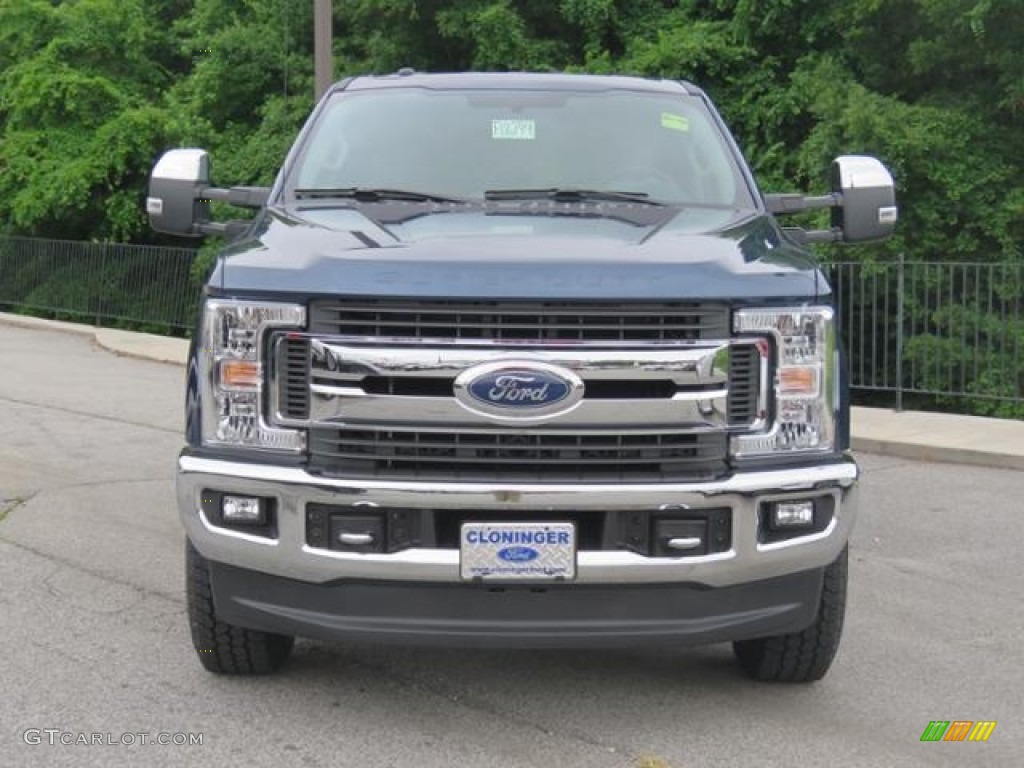 2018 F250 Super Duty XLT Crew Cab 4x4 - Blue Jeans / Earth Gray photo #2