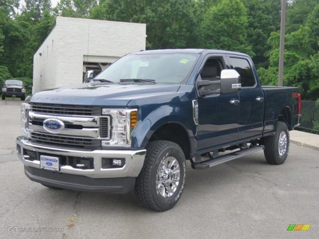 2018 F250 Super Duty XLT Crew Cab 4x4 - Blue Jeans / Earth Gray photo #3