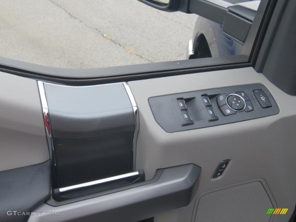 2018 F250 Super Duty XLT Crew Cab 4x4 - Blue Jeans / Earth Gray photo #10