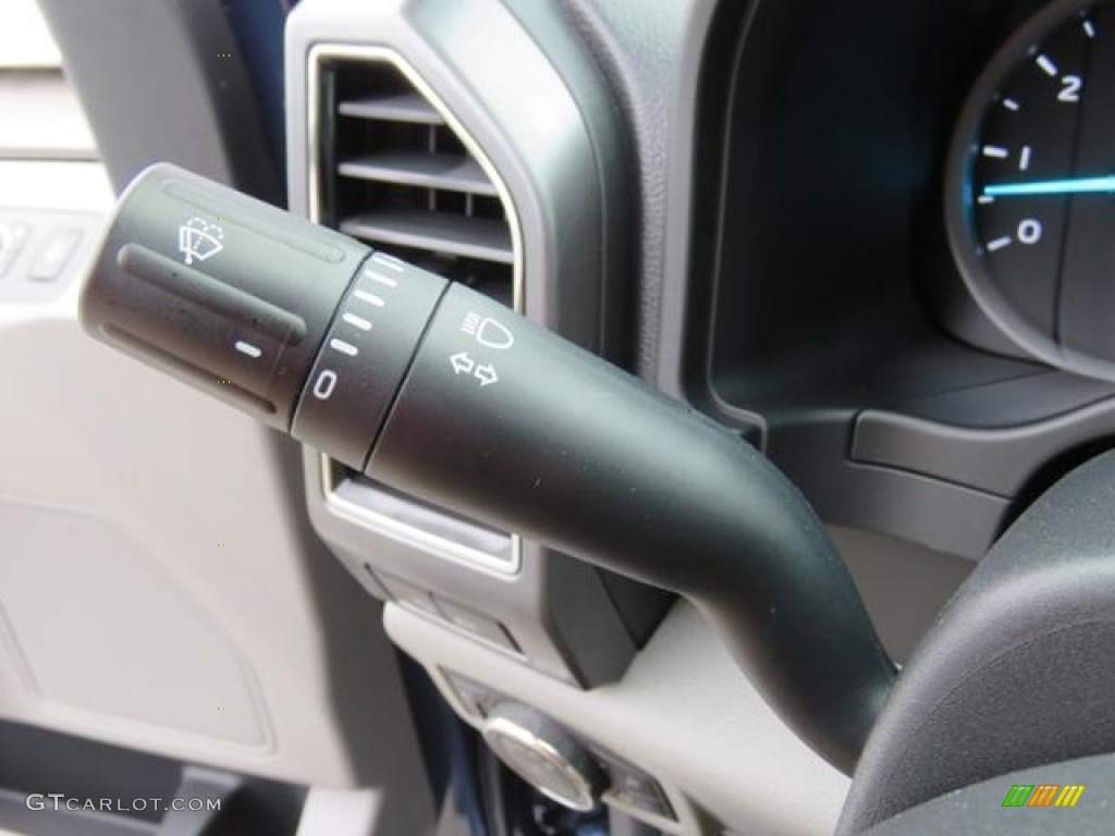 2018 F250 Super Duty XLT Crew Cab 4x4 - Blue Jeans / Earth Gray photo #18