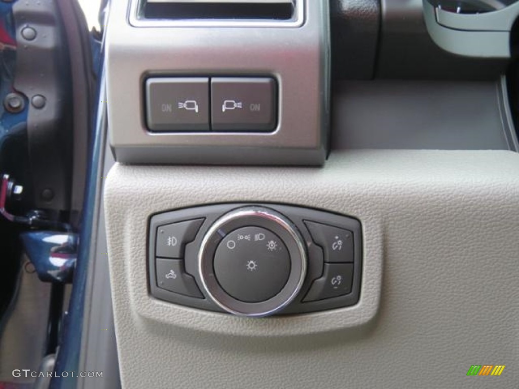 2018 F250 Super Duty XLT Crew Cab 4x4 - Blue Jeans / Earth Gray photo #20