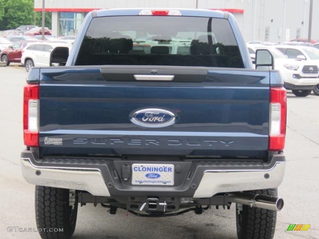 2018 F250 Super Duty XLT Crew Cab 4x4 - Blue Jeans / Earth Gray photo #23