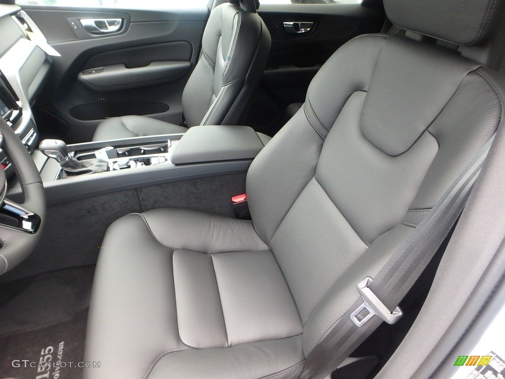 2018 Volvo XC60 T5 AWD Momentum Front Seat Photos