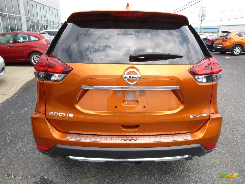 2017 Rogue SL AWD - Monarch Orange / Almond photo #5