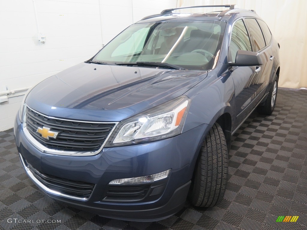 2014 Traverse LS - Atlantis Blue Metallic / Dark Titanium/Light Titanium photo #7