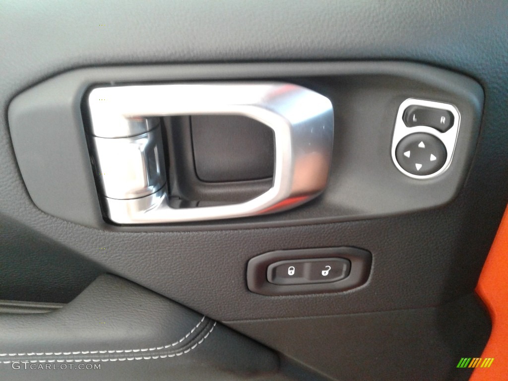 2018 Jeep Wrangler Unlimited Sahara 4x4 Controls Photo #127514459