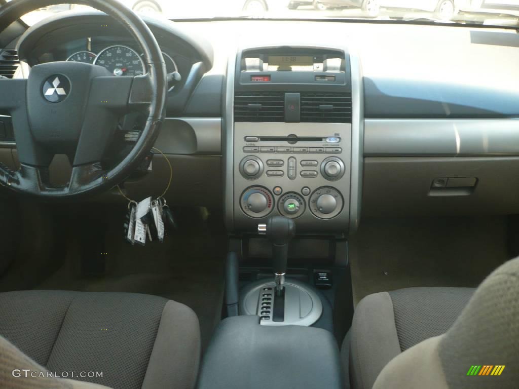 2004 Galant ES - Machine Green Metallic / Creme photo #16