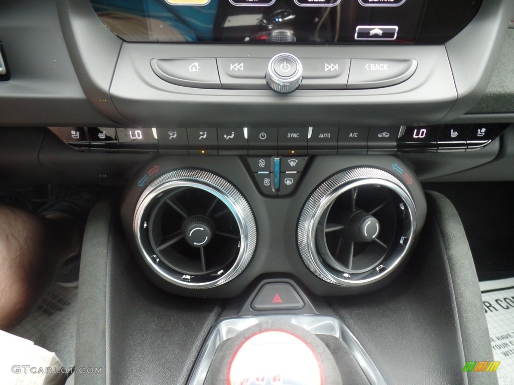2018 Chevrolet Camaro ZL1 Coupe Controls Photos