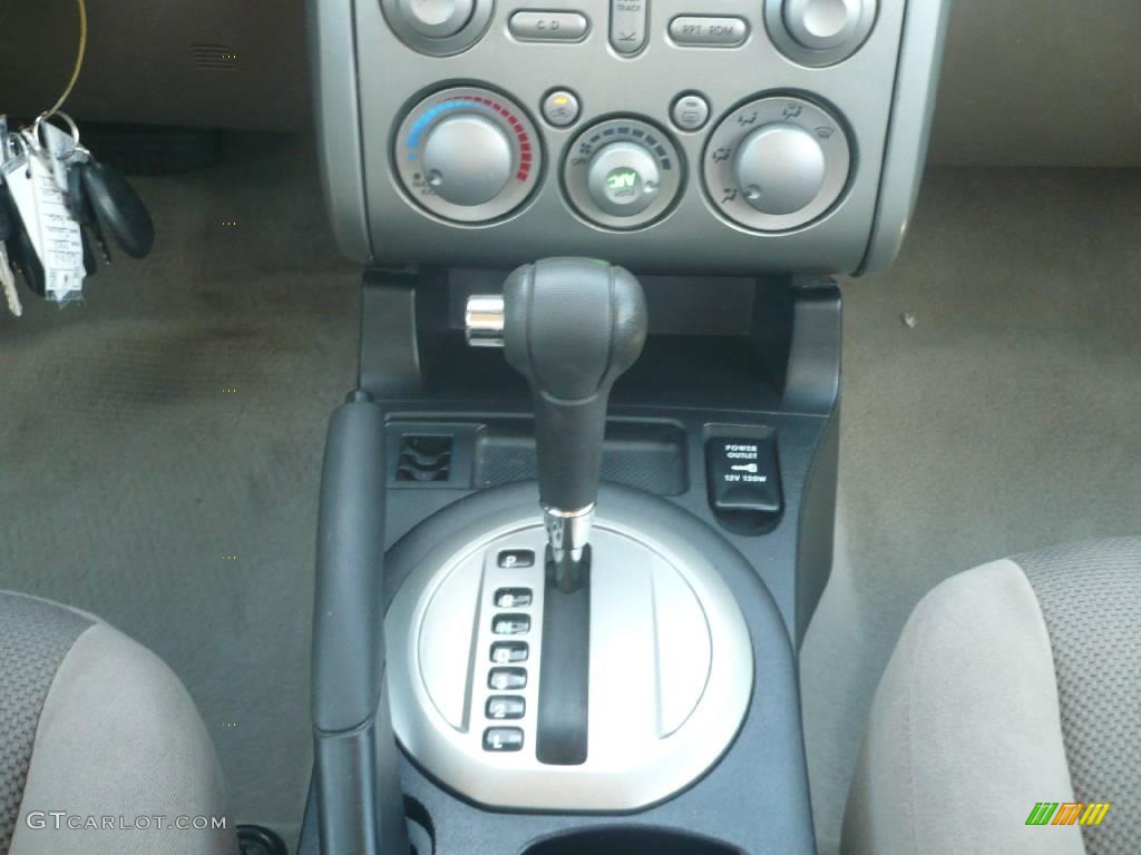 2004 Galant ES - Machine Green Metallic / Creme photo #19