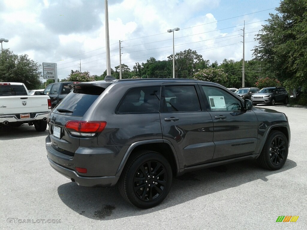 2018 Grand Cherokee Altitude - Granite Crystal Metallic / Black photo #5