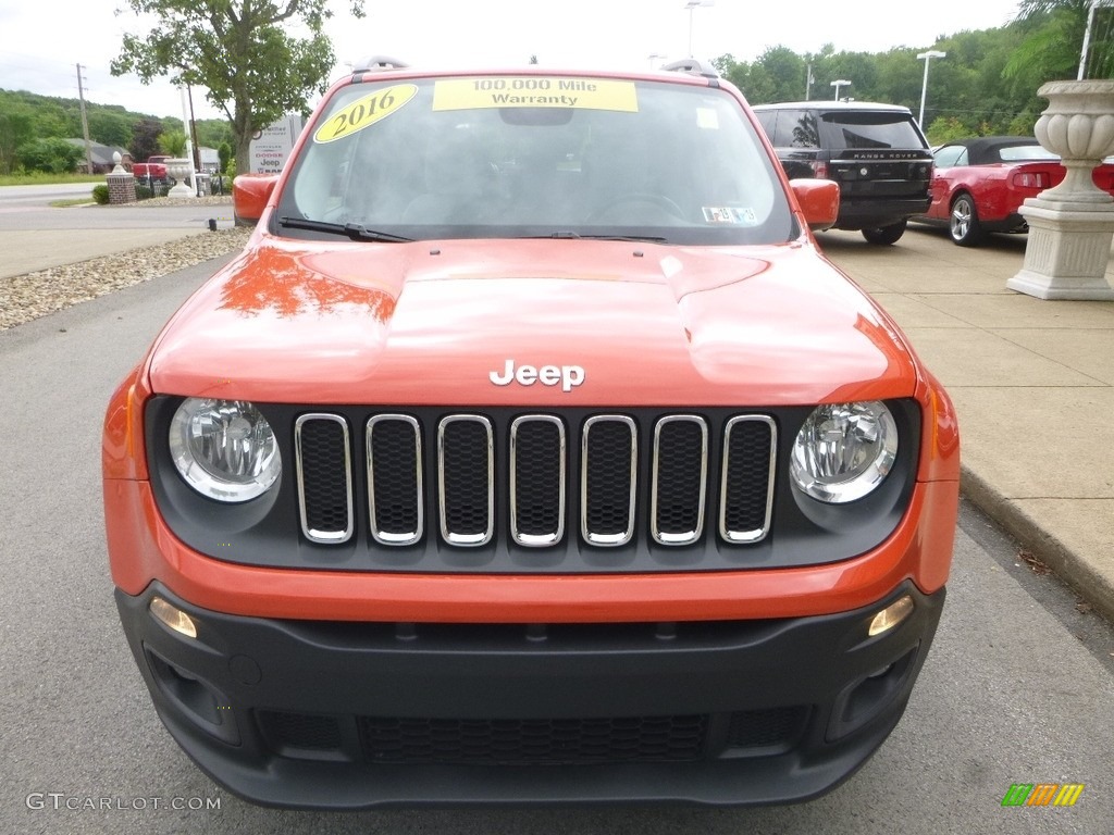 2016 Renegade Latitude 4x4 - Omaha Orange / Bark Brown/Ski Grey photo #4