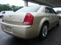 2006 Linen Gold Metallic Chrysler 300   photo #6