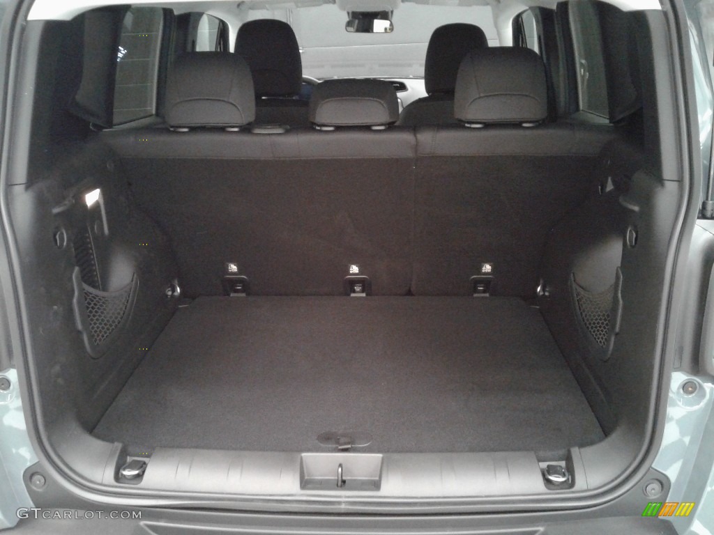 2018 Renegade Altitude - Anvil / Black photo #13