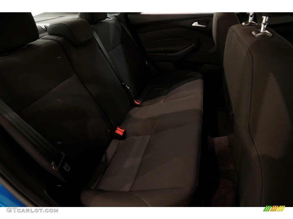 2015 Focus SE Sedan - Blue Candy Metallic / Charcoal Black photo #13
