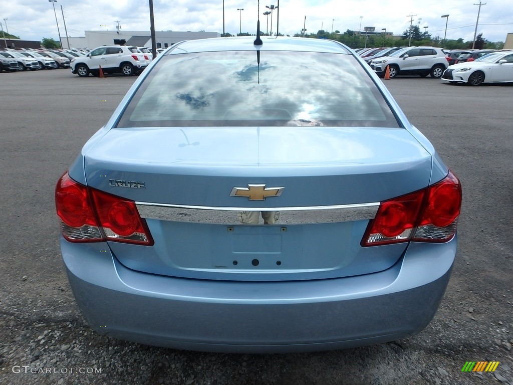 2012 Cruze LS - Ice Blue Metallic / Jet Black/Medium Titanium photo #3