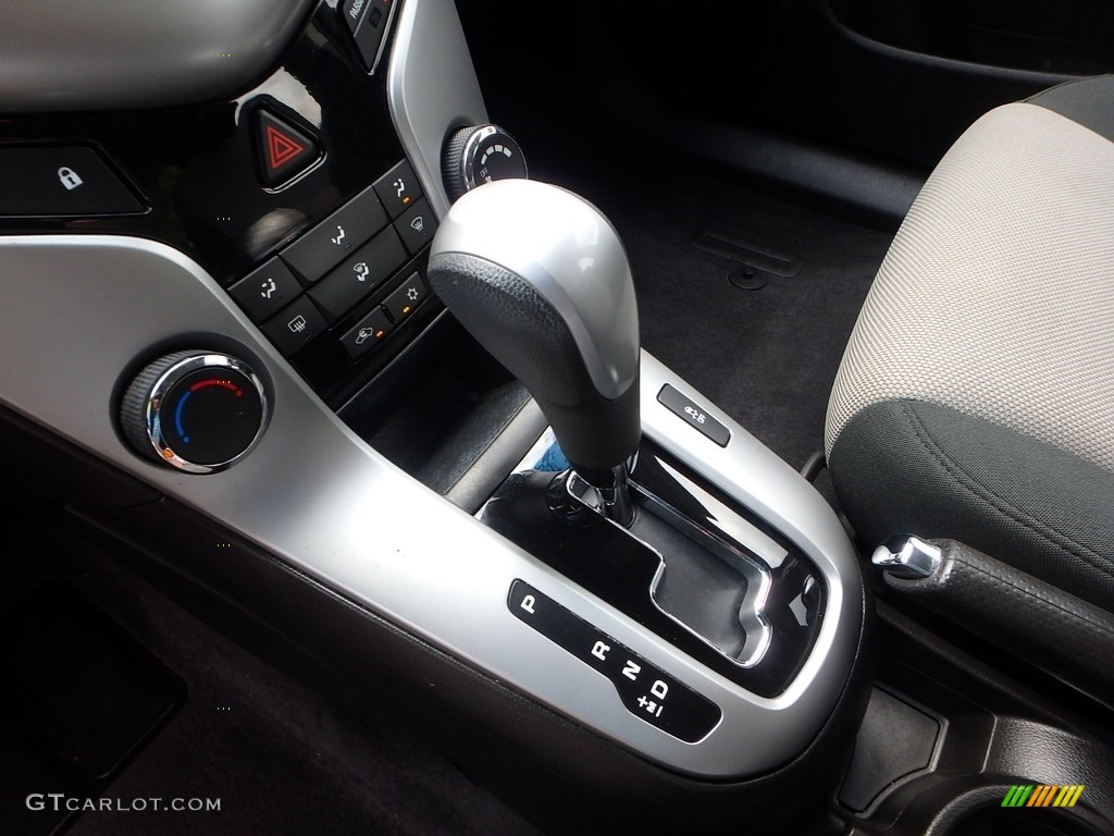 2012 Cruze LS - Ice Blue Metallic / Jet Black/Medium Titanium photo #12