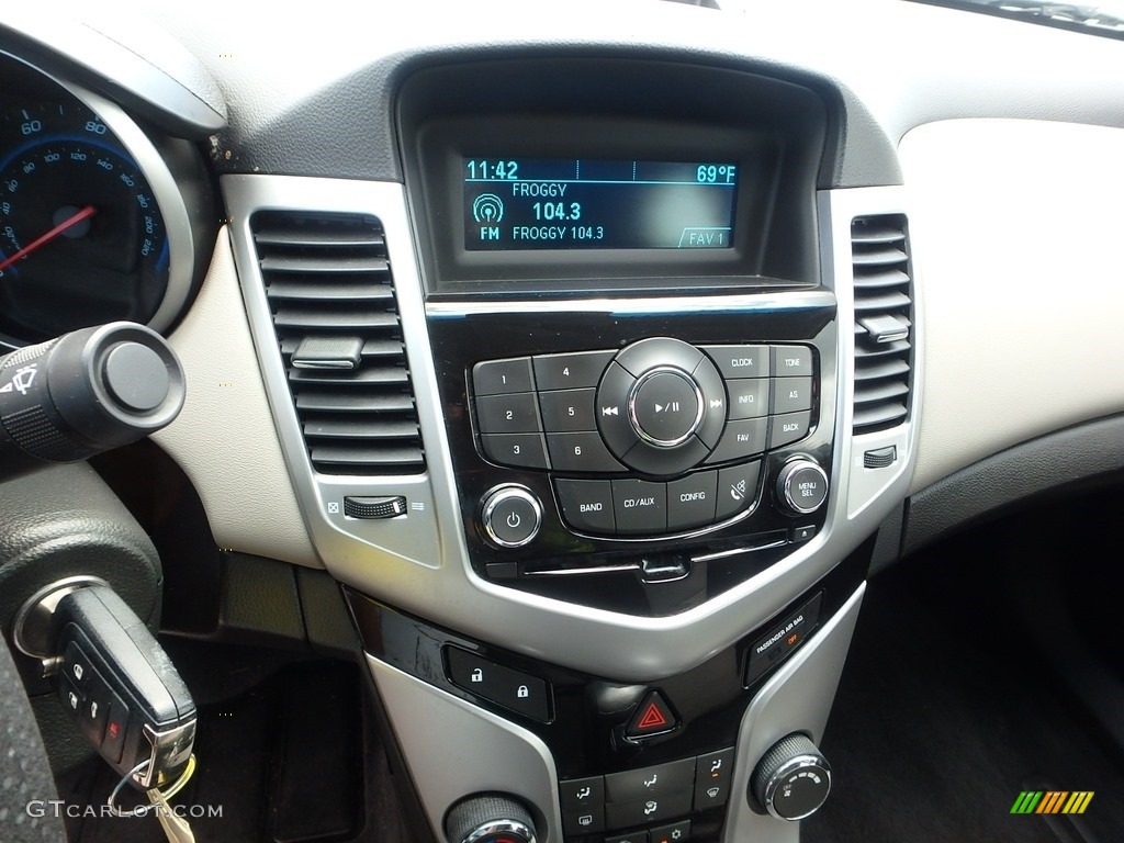 2012 Cruze LS - Ice Blue Metallic / Jet Black/Medium Titanium photo #13
