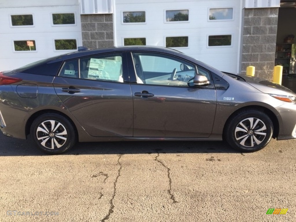 2018 Prius Prime Advanced - Magnetic Gray Metallic / Moonstone photo #2