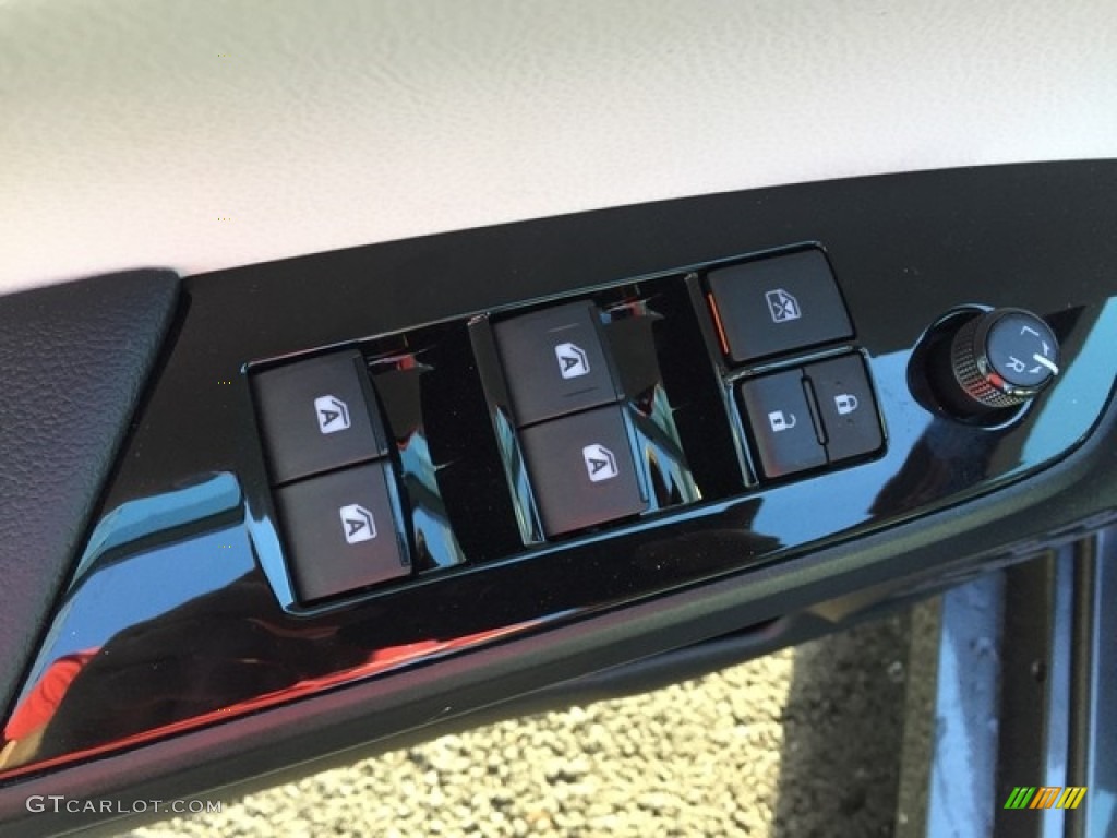 2018 Prius Prime Advanced - Magnetic Gray Metallic / Moonstone photo #8