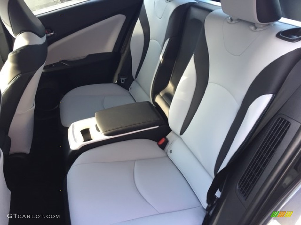 2018 Prius Prime Advanced - Magnetic Gray Metallic / Moonstone photo #12