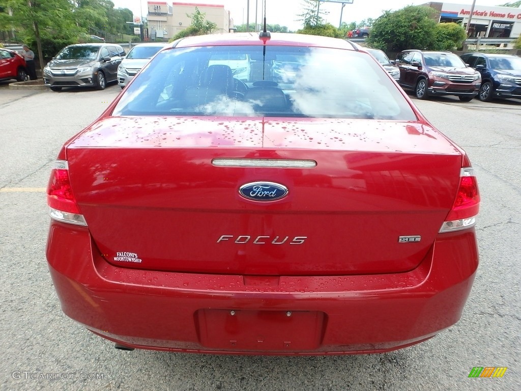 2011 Focus SEL Sedan - Sangria Red Metallic / Charcoal Black photo #4