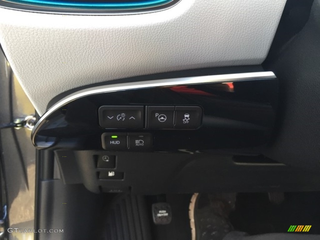 2018 Prius Prime Advanced - Magnetic Gray Metallic / Moonstone photo #23