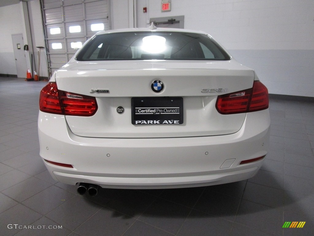 2015 3 Series 328i xDrive Sedan - Alpine White / Black photo #4