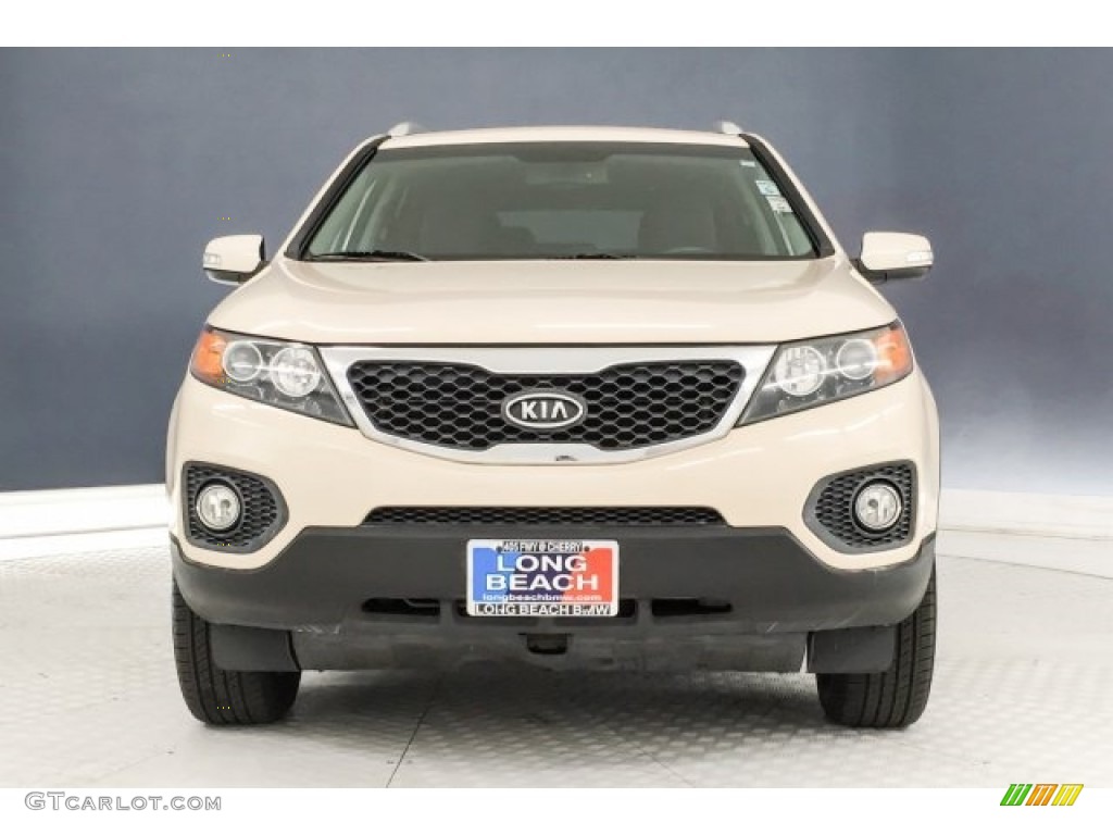2011 Sorento LX - White Sand Beige / Black photo #2
