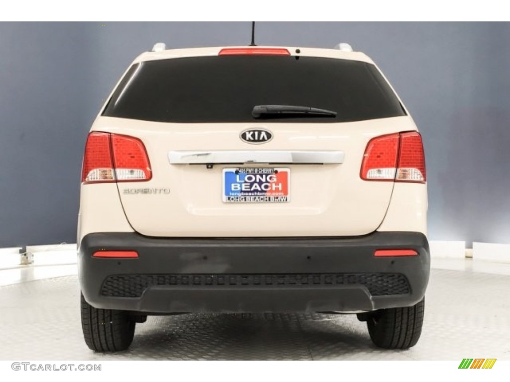 2011 Sorento LX - White Sand Beige / Black photo #3