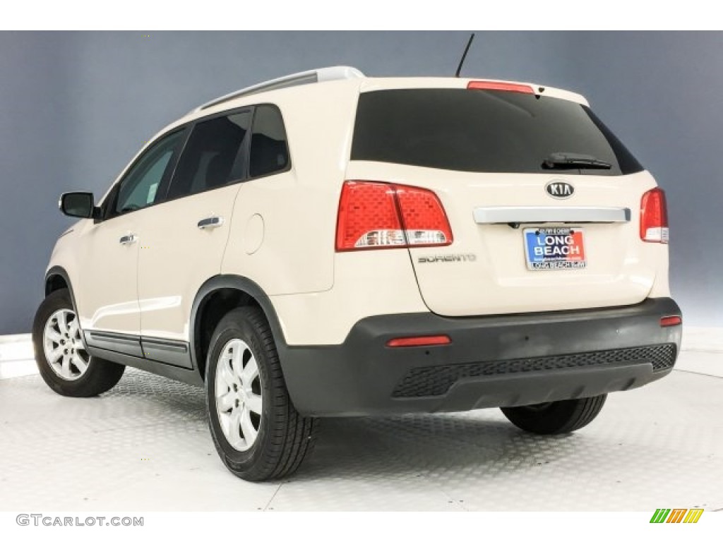 2011 Sorento LX - White Sand Beige / Black photo #10