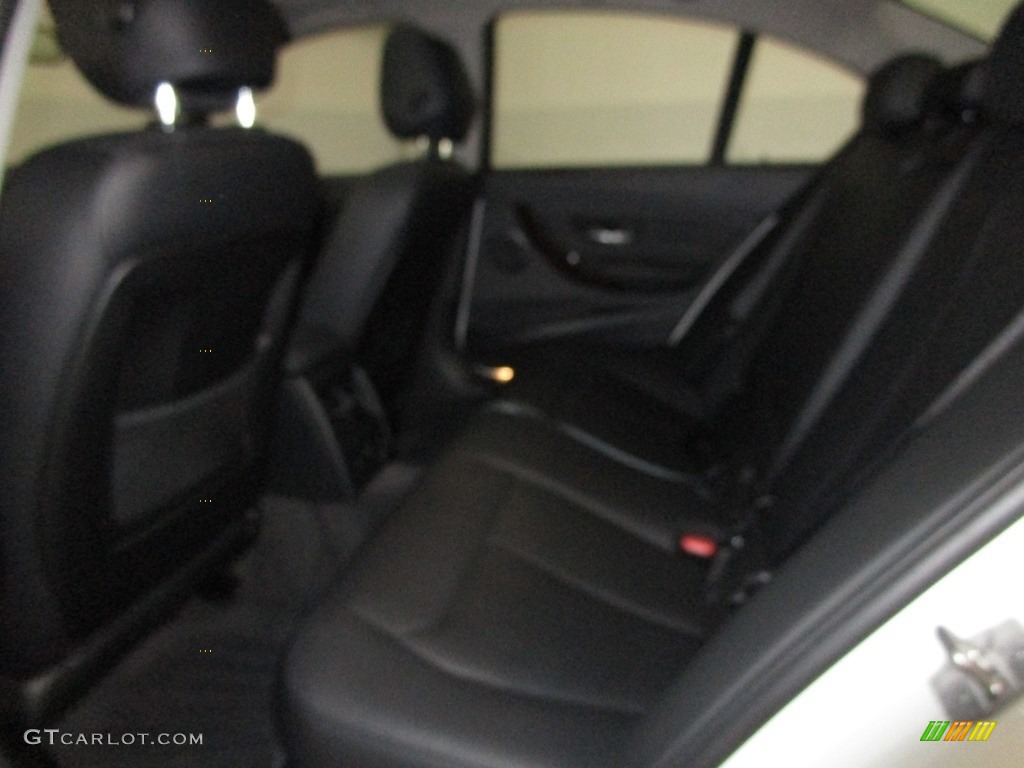 2015 3 Series 328i xDrive Sedan - Alpine White / Black photo #14