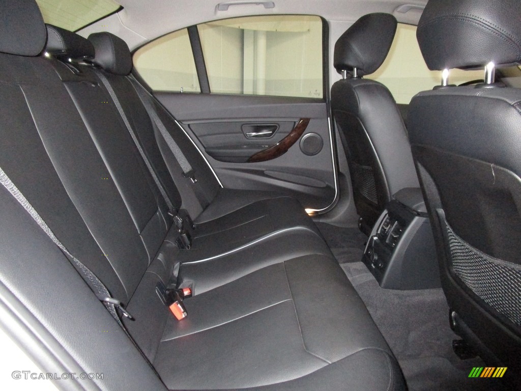 2015 3 Series 328i xDrive Sedan - Alpine White / Black photo #20